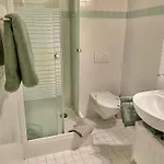 2 Apartment, Free Parking And Wifi *