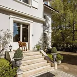 2 Apartment, Free Parking And Wifi Apartment