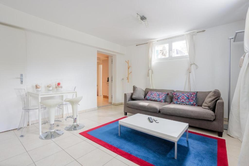 2 Apartment, Free Parking And Wifi