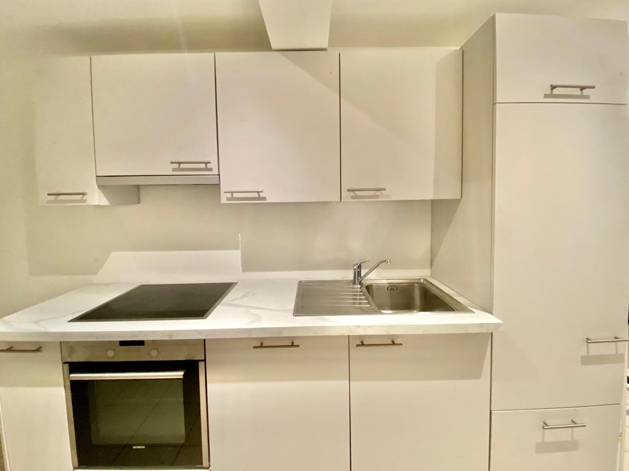 2 Apartment, Free Parking And Wifi * Geneva
